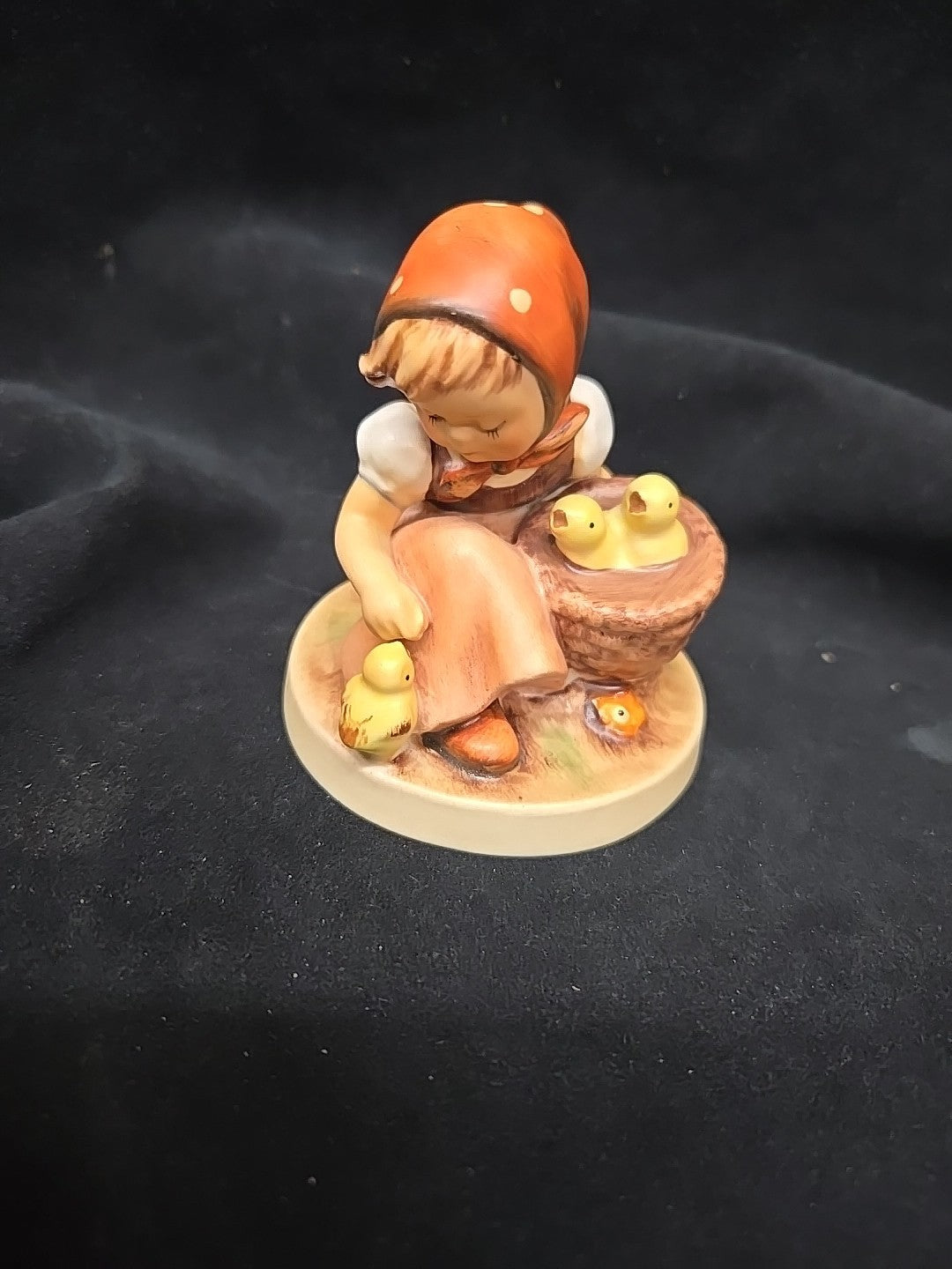 Hummel Figurine “Chick Girl” 57/0 – 3-1/2” TMK-4 Goebel Chickens in a Basket 