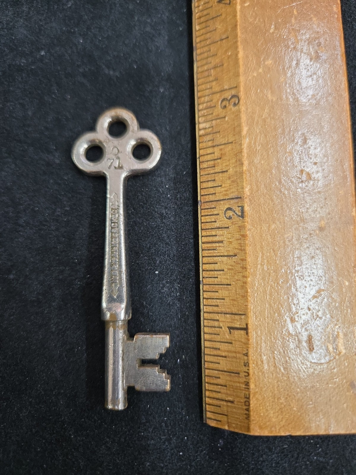 Antique Skeleton Key Norwalk Lock Co. Solid Barrel