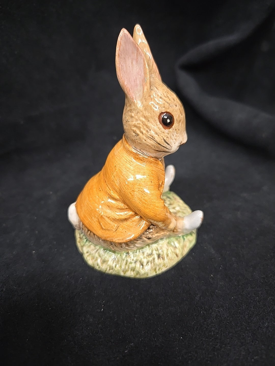 Beswick Benjamin Bunny Sat on a Bank Figurine Beatrix Potter England 1983