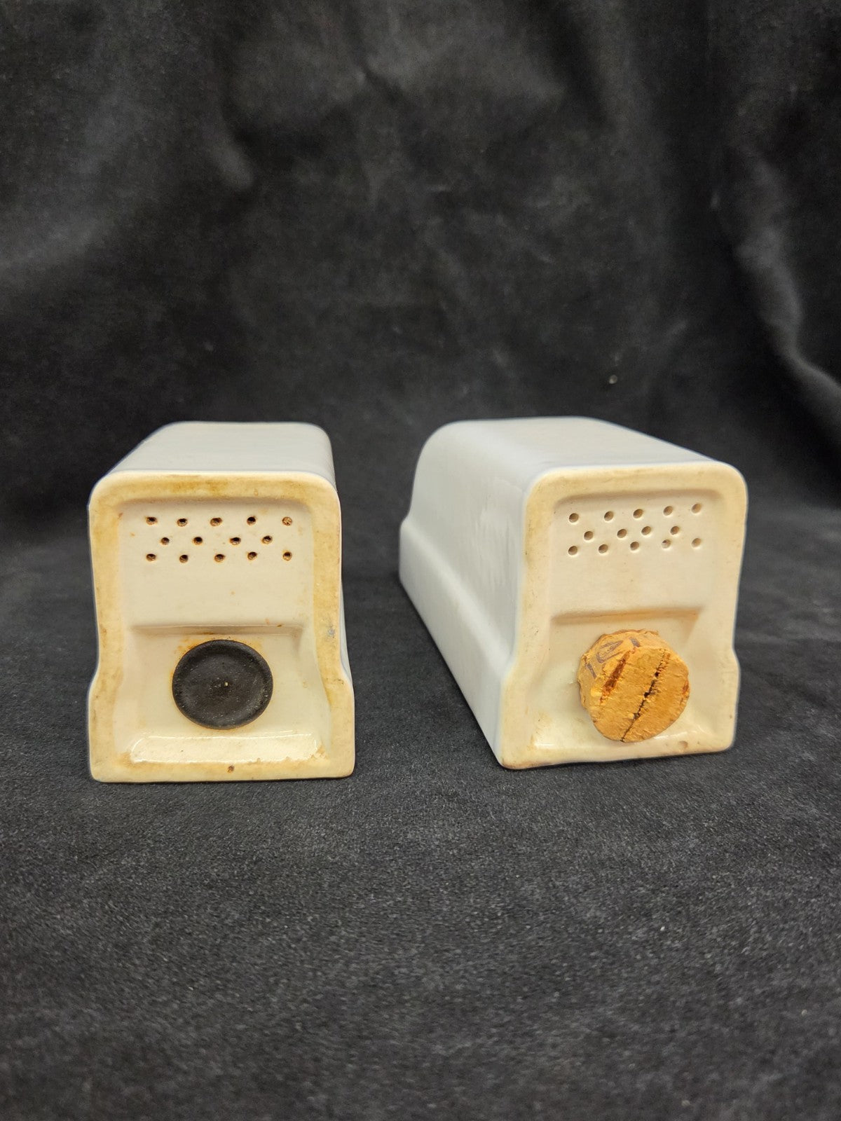 Vintage O’Keefe & Merritt Mid Century Salt Pepper Shaker Set Range Top