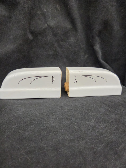 Vintage O’Keefe & Merritt Mid Century Salt Pepper Shaker Set Range Top