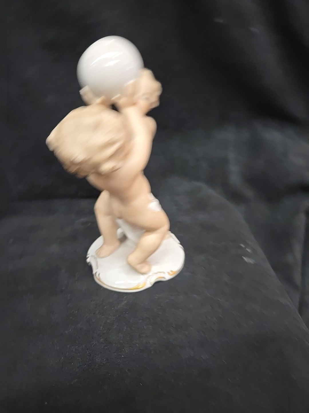 VTG SCHAUBACH KUNST 2 Boys Ball WALLENDORF Figurine PORCELAIN German CHERUB Nude