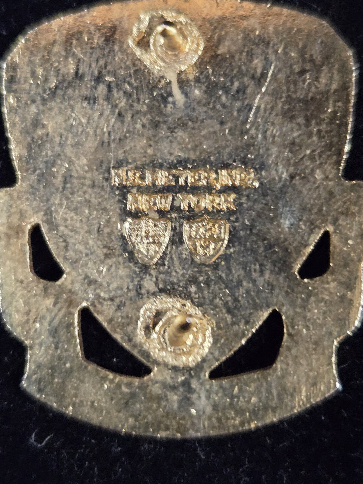 Vintage US Army 37th Field Artillery Battalion DUI DI Unit Crest Pin Meyer