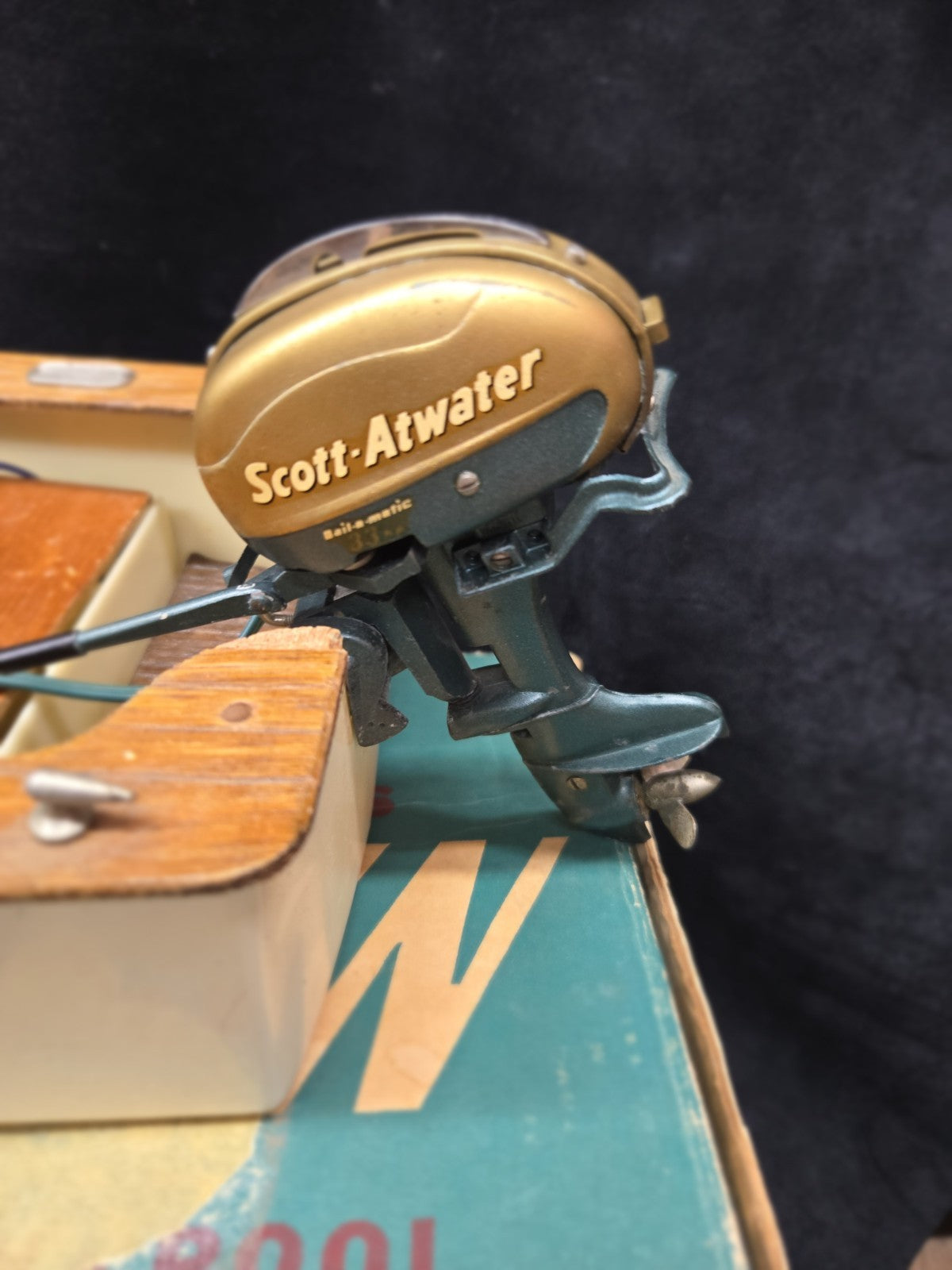 1956 K&O Scott Atwater 33 HP Toy Electric Outboard Motor Fleet Line Dolphin
