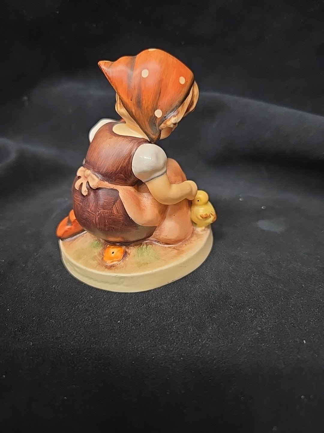 Hummel Figurine “Chick Girl” 57/0 – 3-1/2” TMK-4 Goebel Chickens in a Basket 