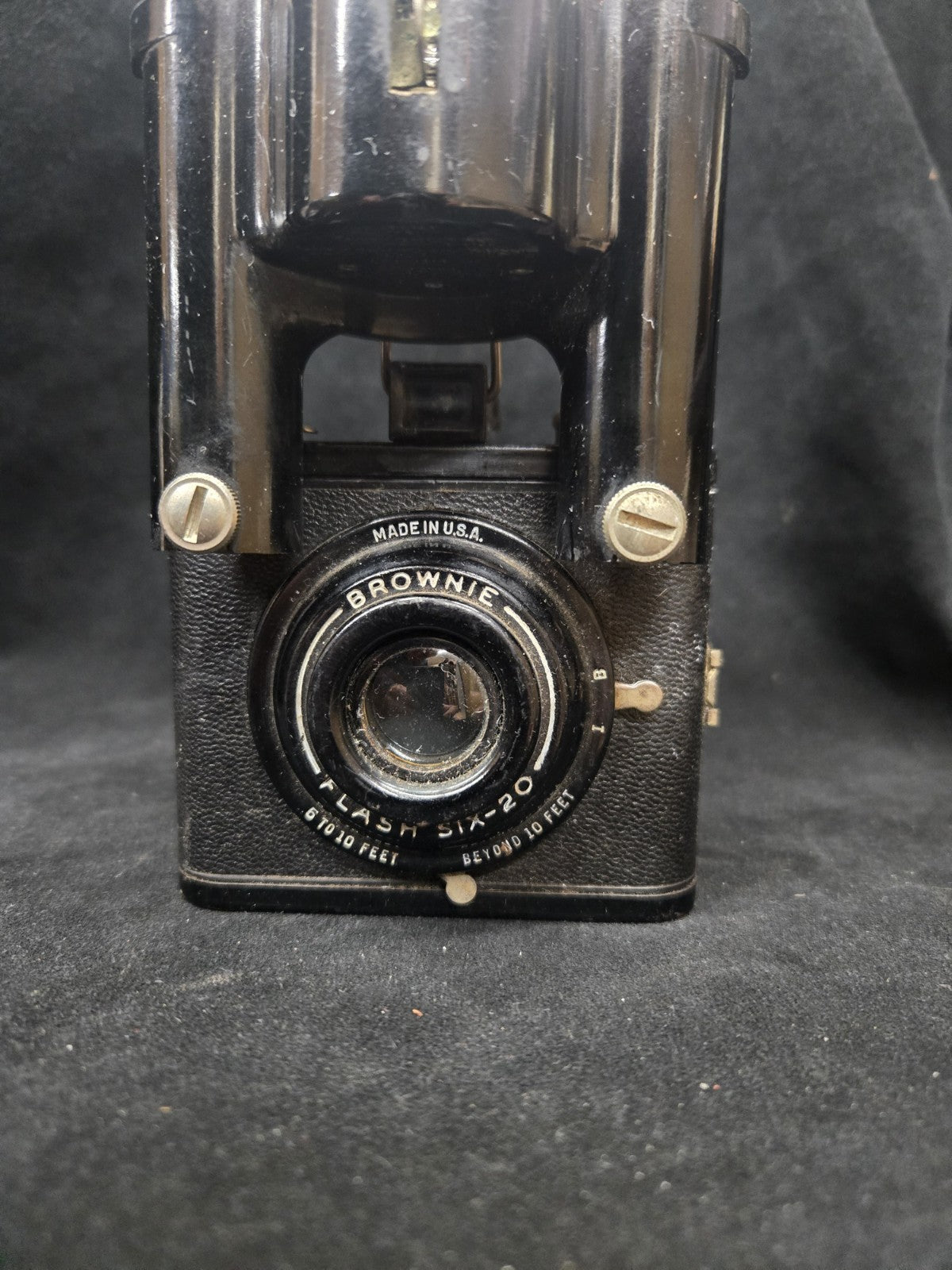 VINTAGE 1940s KODAK BROWNIE FLASH SIX 20 CAMERA w/ FLASH & BULB 