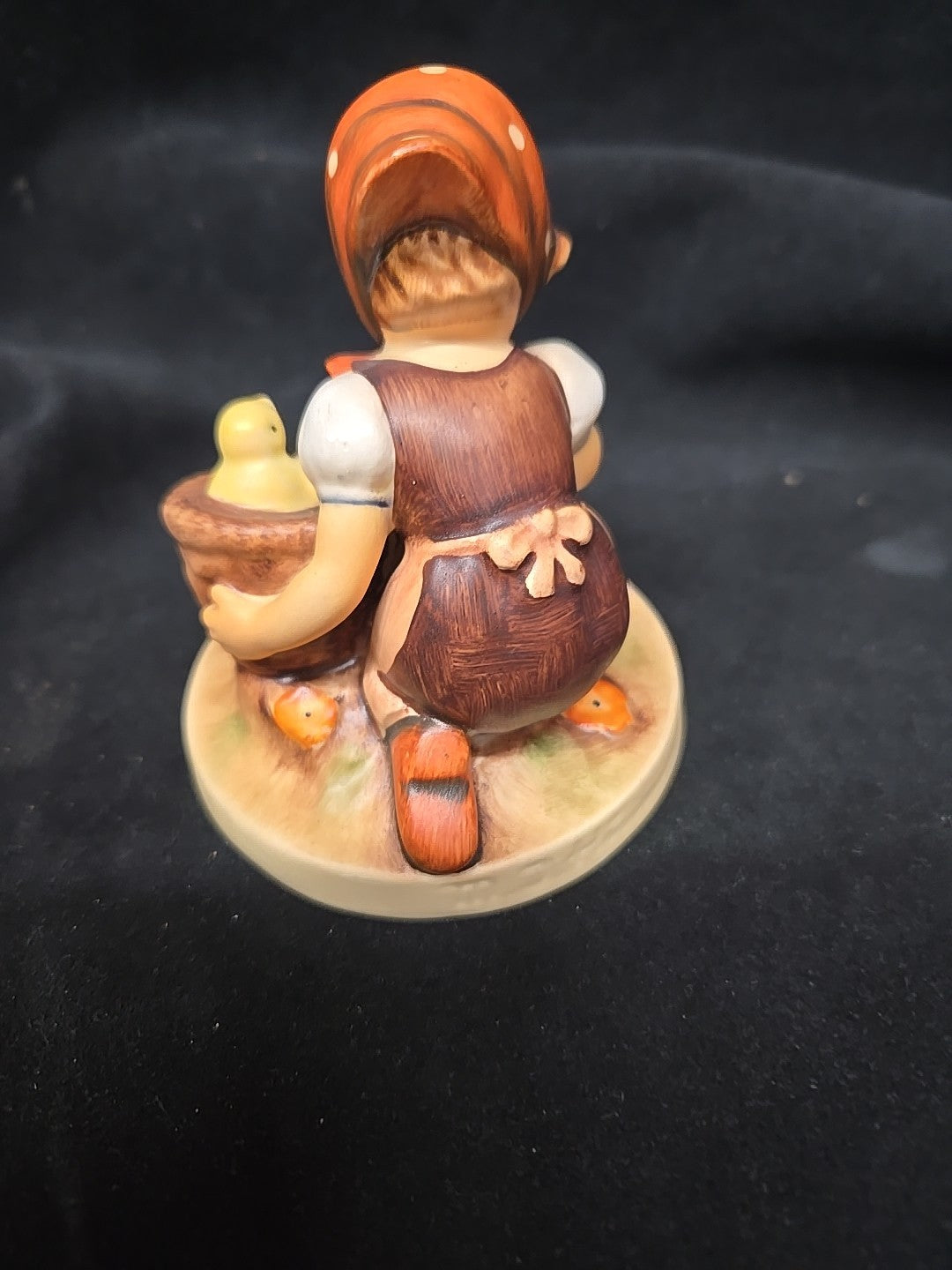 Hummel Figurine “Chick Girl” 57/0 – 3-1/2” TMK-4 Goebel Chickens in a Basket 